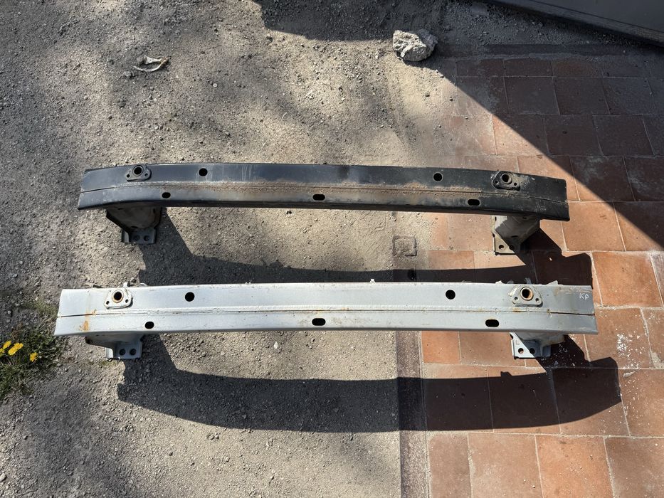 Брус бампера усилитель передний Toyota Corolla 150