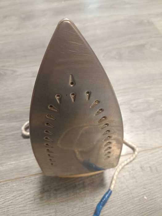 Электрический паровой утюг Rainford RSI-508