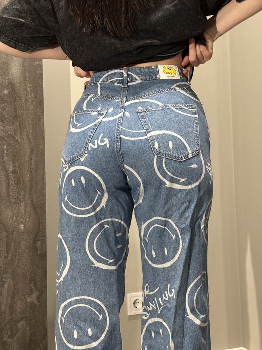 Джинси H&M зі смайлами (розмір EU 38)