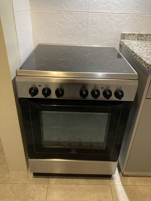 Fogão Eléctrico Indesit 16VMH2A X