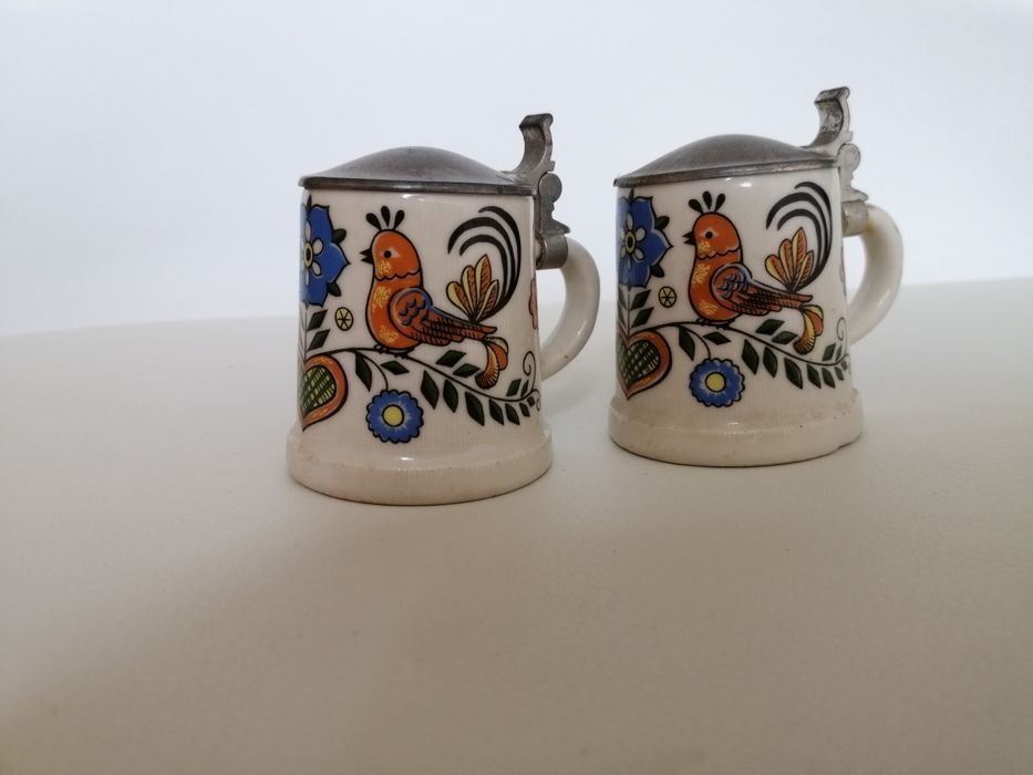 Stare małe malowane kufelki ceramiczne. Cena 1 szt