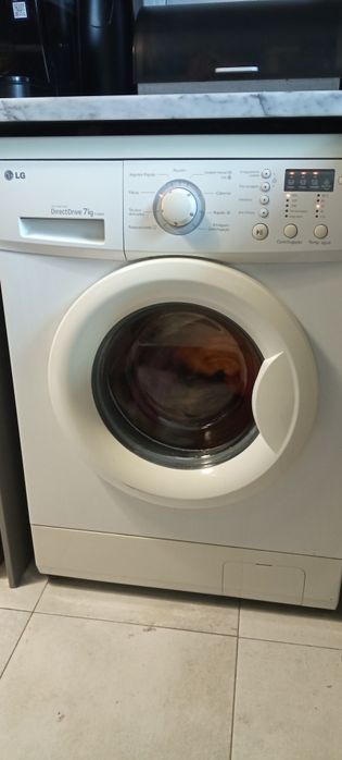 Vendo máquina  LG para lavar roupa,drive direct 7 kg