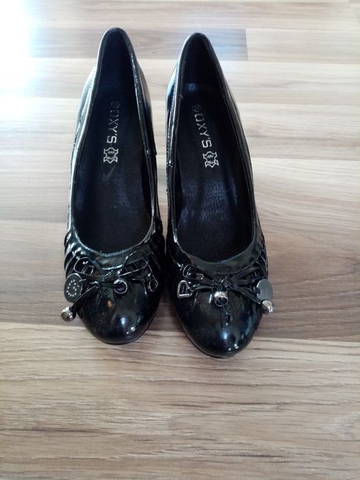 Buty na obcasie czarne 36