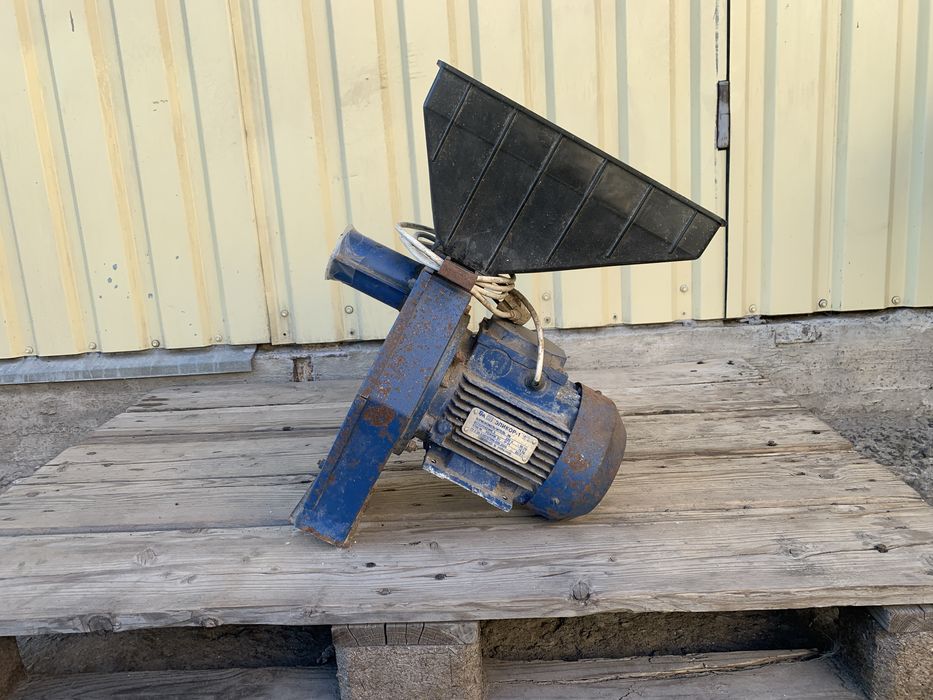 Зернодробилка Эликор-1