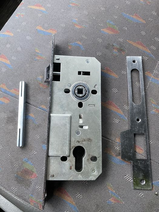 врізний замок horst