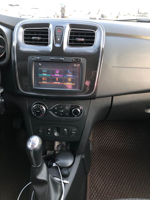 Продам автомобіль Renault Logan, 1.5, 2017 року випуску