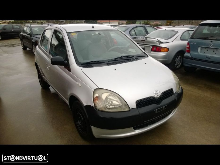 Traseira/Frente/Interior Toyota Yaris 2001