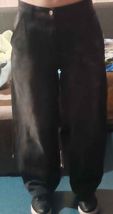 Джинсы Bershka черные