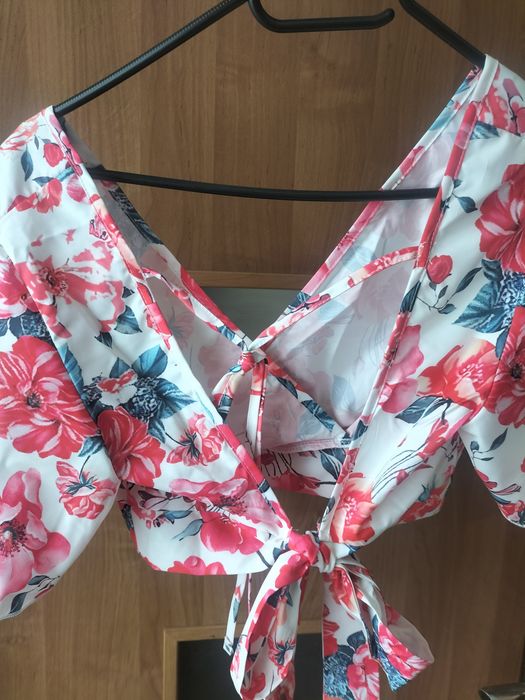 Top z odkrytymi plecami i spodenki roz.S (36)