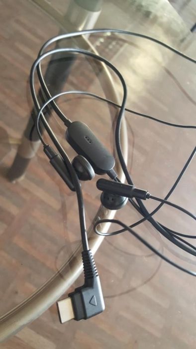 Ładowarka + słuchawki