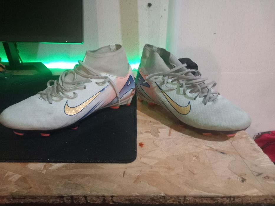Chuteira nike número 43 como novas