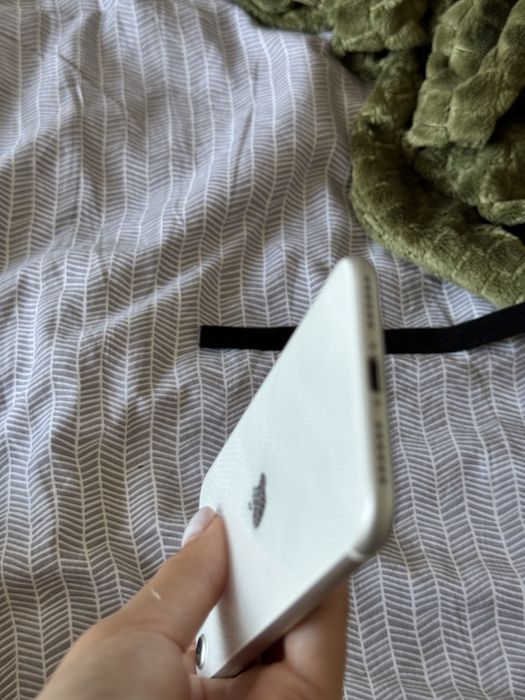 iPhone SE 2022 64Gb Neverlock