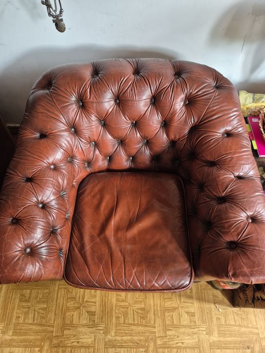 Dwa fotele skórzane chesterfield