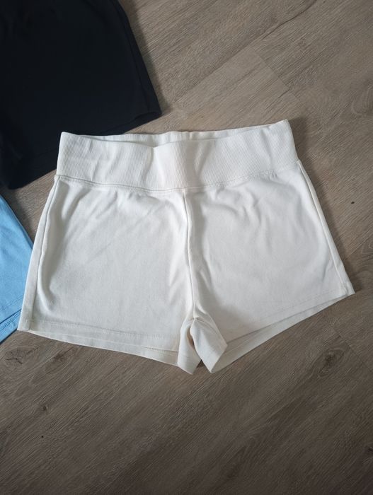 3 pak krótkich spodenek szorty 3 szt czarne błękitne i kremowe