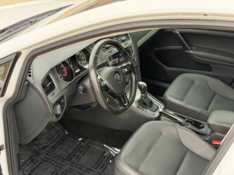 2015 Volkswagen Golf TSI SE