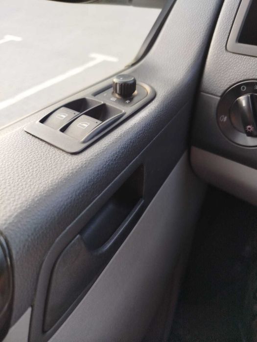 Продам Мікроавтобус"VW"/2012/Т5/3.5т/2,0D/МТ(140к.с)/283 тис.км.