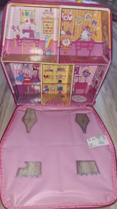 Domek rozsuwany dla lalek