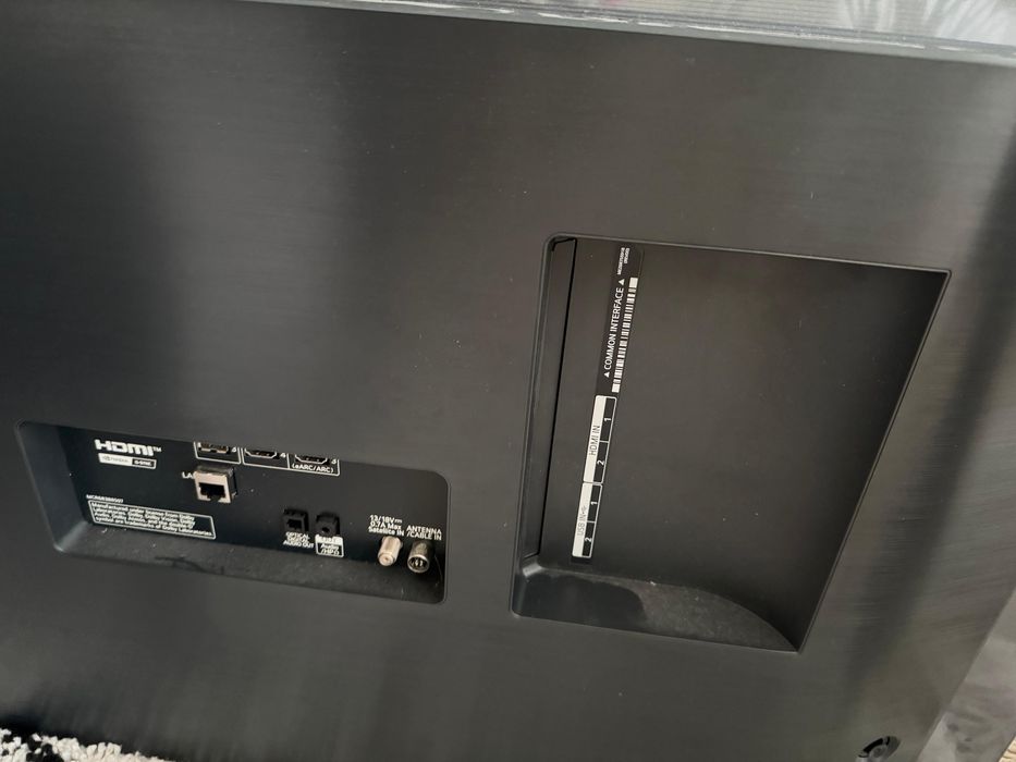 Televisão LG - avariada: para peças ou reparação
