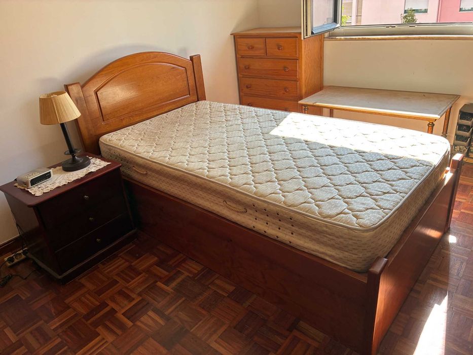 Quarto Completo  Cama Solteiro + 1 Mesa de Cabeceira + Camiseiro