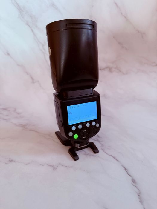 Flash Godox V1 para Fujifilm + Bateria Extra Godox VB26 Original