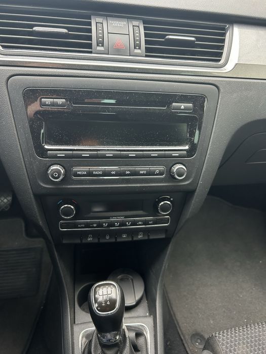 Skoda Rapid Spaceback 1.6Tdi 90cv - c/107.000kms