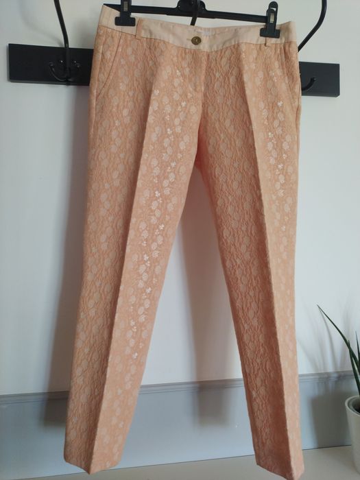Brzoskwiniowe żakardowe spodnie Esprit. Slim Chino Fit. Rozm. 38/ M.