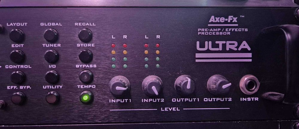 Sistema profissional de processamento de efeitos e modelação: Fractal Audio Axe-FX Ultra