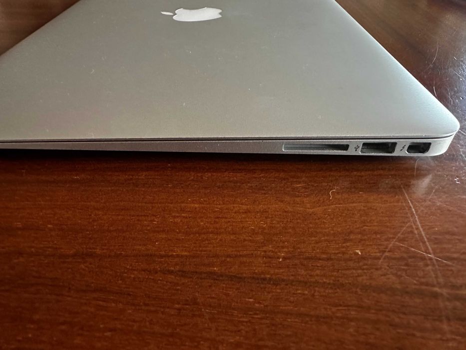 MacBook Air 13” – de 2013- RAM: 8GB, disco: 500GB