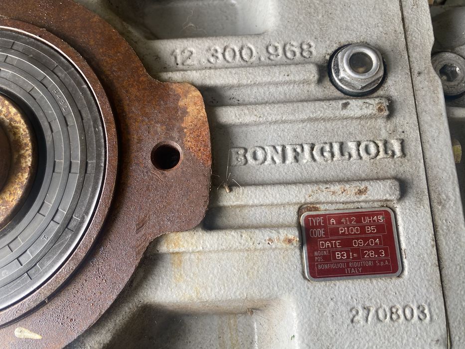 Motoreduktor 55 obr./min z silnikiem 3,5 KW oś 45 mm