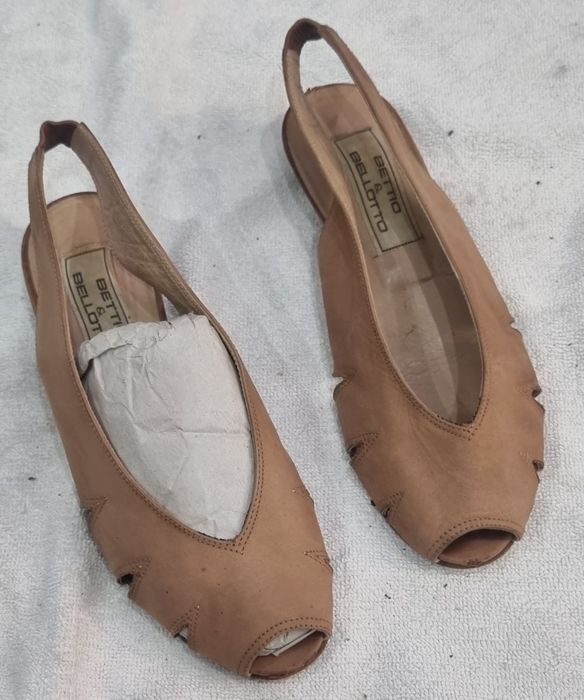 Lote de Sapatos Mulher N° 34 valor cada variado ver todas fotos