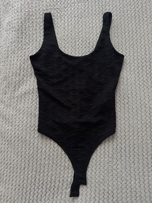 Damskie body z motywem koronki