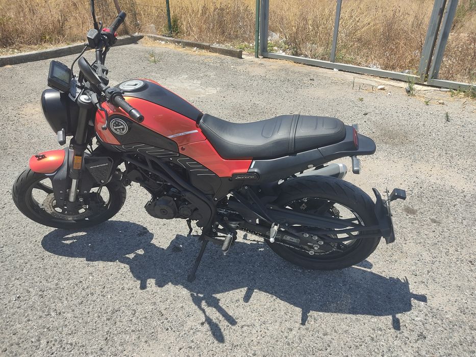 Benelli Leoncino 125cc