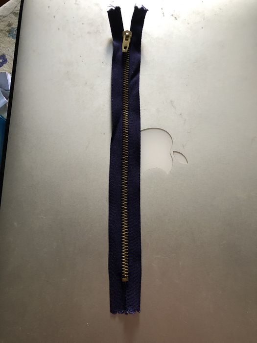 Продам  молнию синего цвета