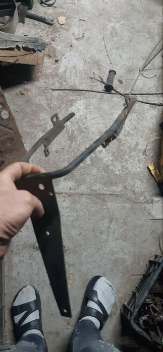 Uchwyt błotnika tył wsk 125 175