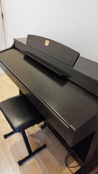 Piano Yamaha CL-330 Clavinova