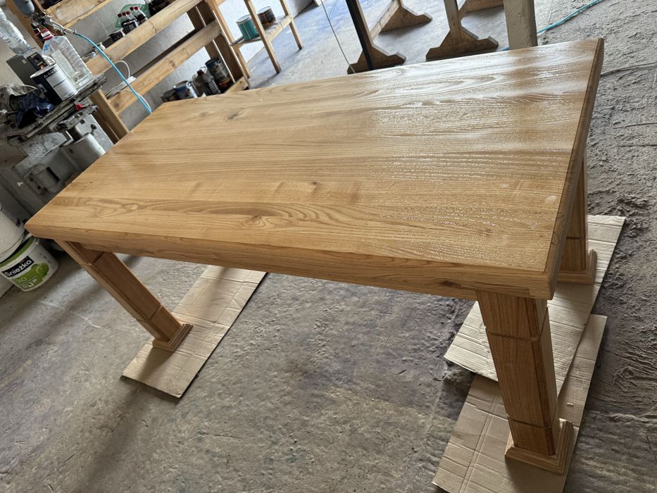 Стіл дубовий