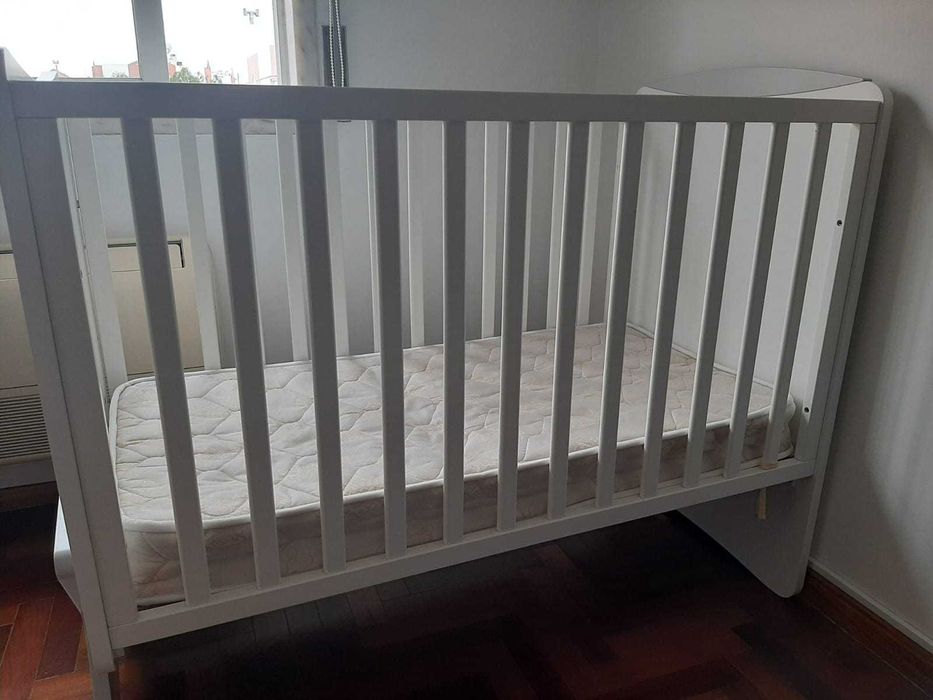 Berço para Bebé + Colchão – Como Novo