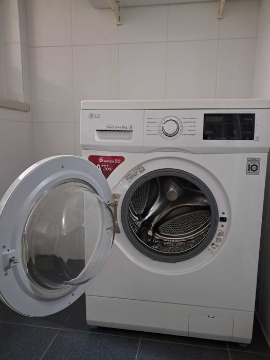 Máquina de Lavar Roupa LG Inverter Direct Drive – 8 kg | Classe A+++