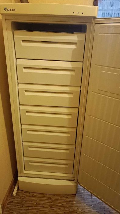 Морозильна камера ARDO FR30SB-1