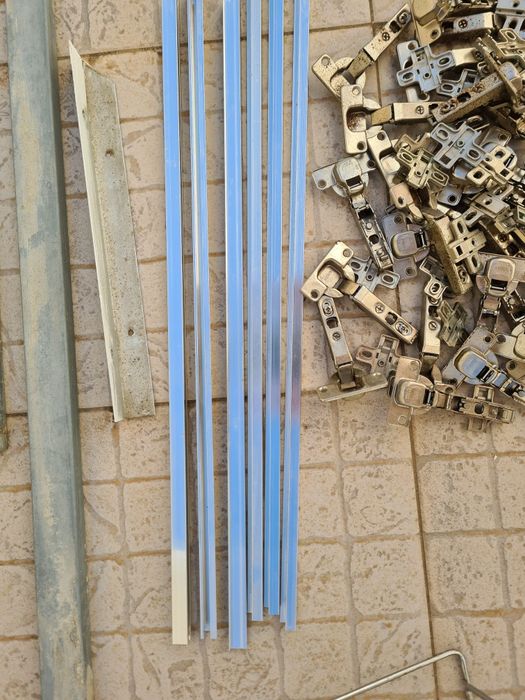 Grelhador, microondas estragado, tábua engomar, peças - Ferro Velho