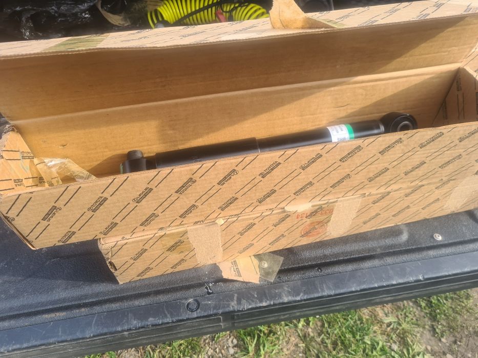 Toyota sequoia 07-21 амортизаторы