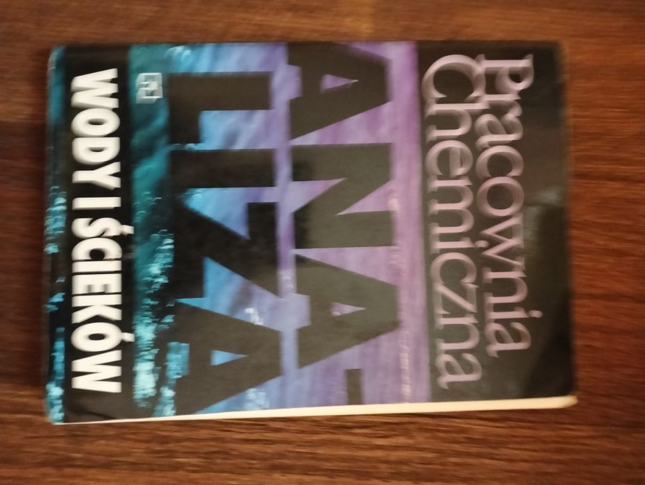 Pracownia chemiczna. Analiza wody i ścieków.
