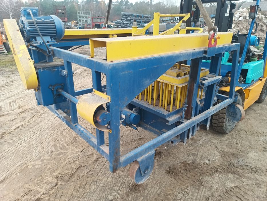 pustaczarka krocząca wibroprasa