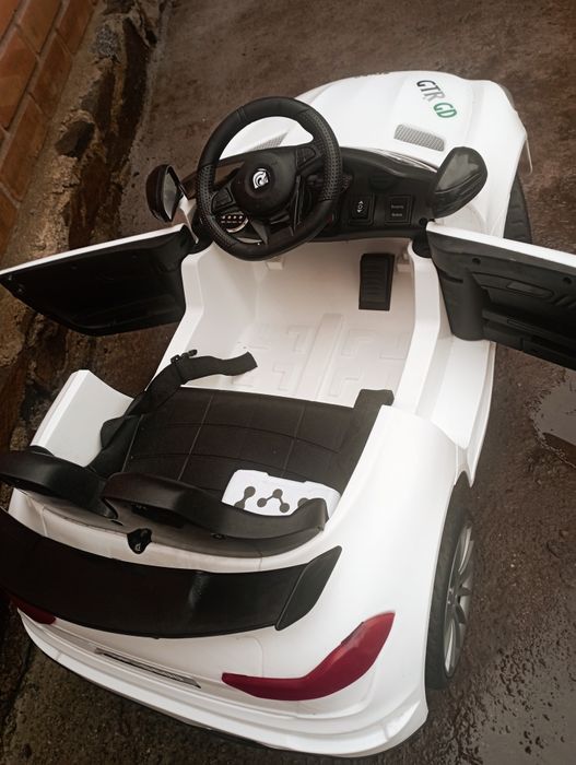 Продам дитячий автомобіль SPoko