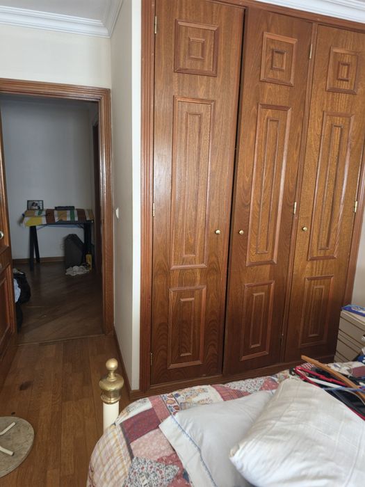 T1 amplo com 90 m², garagem e elevador — Ameixoeira / Santa Clara