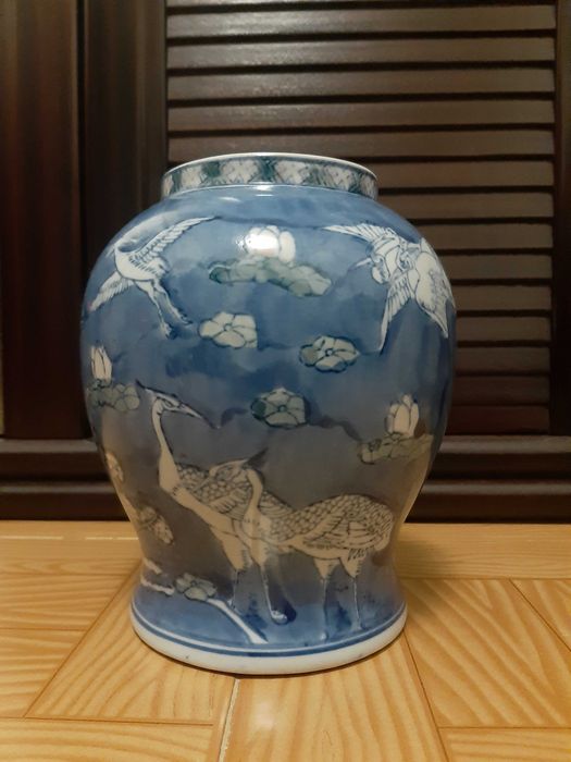 Decorative vase with herons443744013370664961