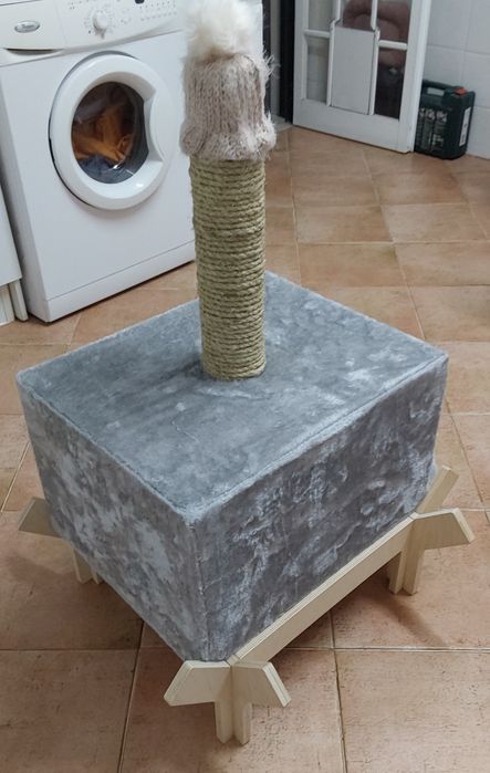 ARRANHADOR PARA GATOS RESISTENTE E  NOVO.  Casa Quarto Varanda Terraço Sala.