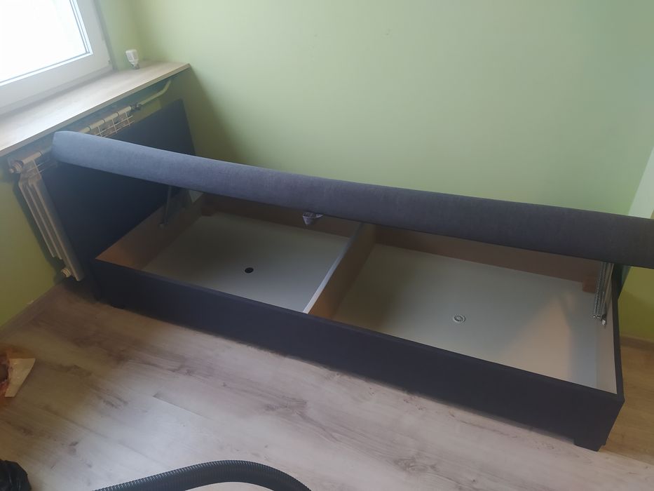 Łóżko jednoosobowe