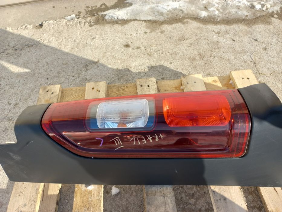 Lampa lewa tył tylna renault trafic III opel vivaro b