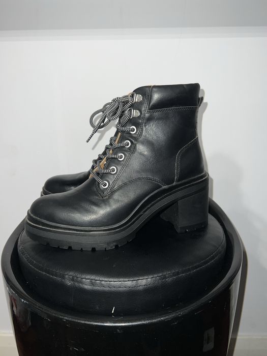 Botas pretas pull & bear